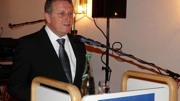 OB Henry Schramm bei seiner Festrede Foto: Dieter Hübner