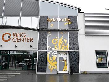 Diese Spielhalle in der Nürnberger Straße wurde am Mittwochmorgen überfallen.  Foto: Ronald Rinklef