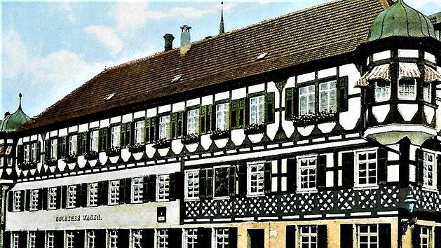 Der herrliche Fachwerkbau, das Hotel "Goldener Wagen", wurde durch amerikanischen Beschuss in Schutt und Asche gelegt. Eine uralte Gasthof-Tradition wurde dadurch vernichtet.  Repro: Gerd Fleischmann