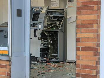 Der verwüstete Vorraum der Bankfiliale am Troppauplatz im Februar 2019 Foto: News5/Merzbach/Archiv