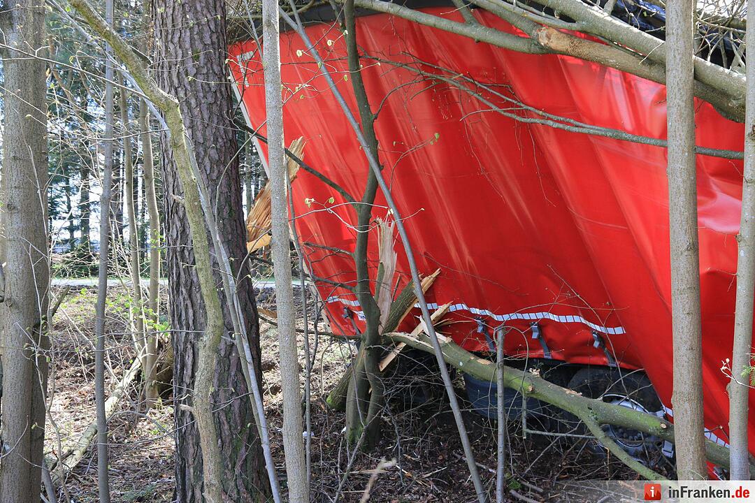 Schwerer Lkw-Unfall bei Stadelhofen