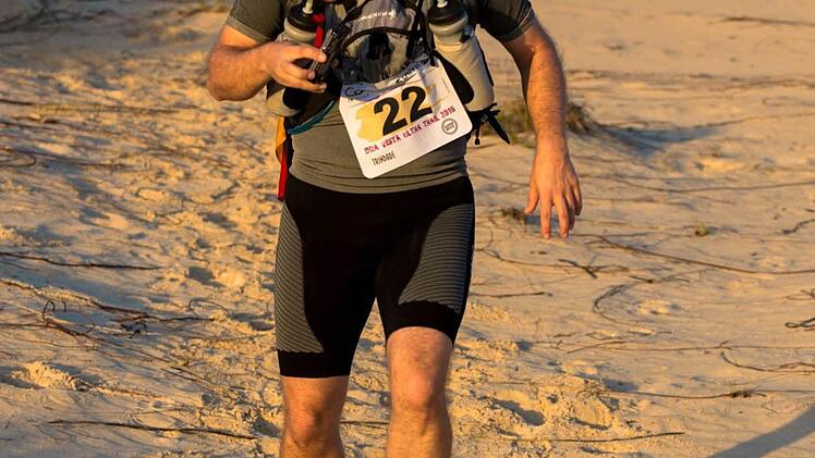 Julian Popp auf der 70-Kilometer-Strecke auf der Kapverden-Insel Boa Vista. Foto: Markus Süße