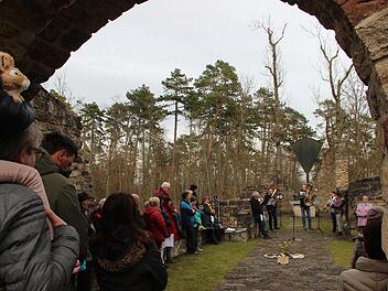 Zahlreiche Menschen waren beim Saisonstart der Bergzeit im vergangenen Jahr dabei. Am kommenden Sonntag startet die diesjährige Bergzeit auf dem Michelsberg.  Foto: Archiv/Heike Beudert