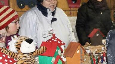 Auch Vogelhäuschen waren im Angebot an den Marktständen.