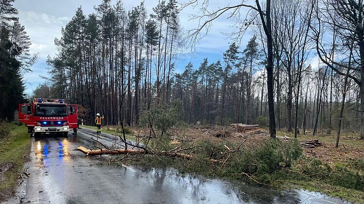 Feuerwehr Seßlach zu zwei Einsätzen wegen Sturm alarmiert