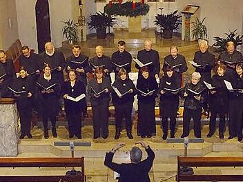 Der Kammerchor Sonneberg trug in der Nordhalbener Bartholomäus-Kirche Motetten vor.  Foto: Norbert Neugebauer
