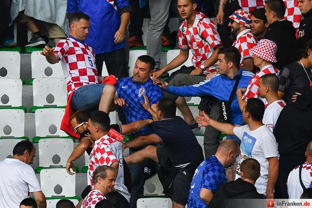 Schwere Fanausschreitungen bei EM-Spiel zwischen Kroatien und Tschechien