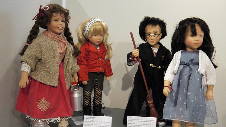 Großserienprodukte stehen für die aktuelle Puppenindustrie rund um die "Bayerische Puppenstadt".