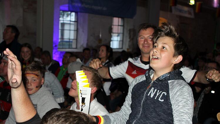 Beim Public Viewing in Kronach. Foto: Michael Wunder