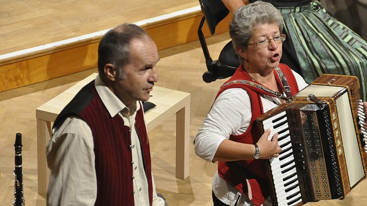 Volksmusik vom Main ist ein Markenzeichen der "Spessart-Spielleut". Foto: Peter Klopf