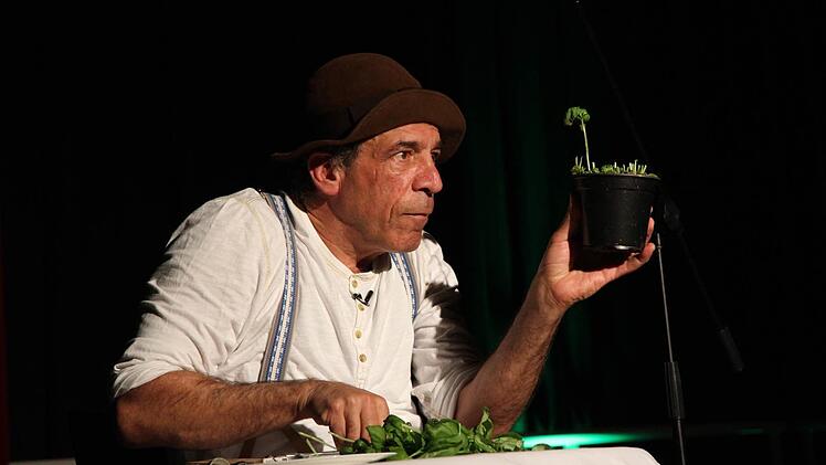 Der amerikanische Clown Peter Shub bei seinem Auftritt in Eggolsheim.  Foto: Mathias Erlwein