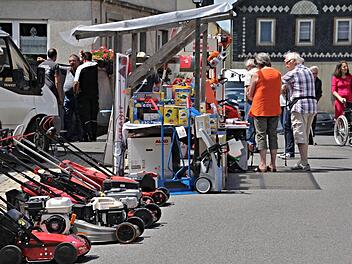 Auch Kleingeräte, wie hier Rasenmäher verschiedener Typen, wurden ausgestellt. Fotos. hellmut Will