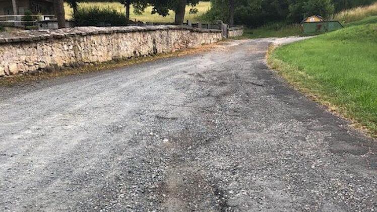 Der Werkausschuss der Stadt Kronach befasste sich in jüngster Sitzung mit dem Bestattungswesen, dabei wurde auch der katastrophale Zugang zum Friedhof in Fischbach zur Sprache gebracht. K.- H. Hofmann