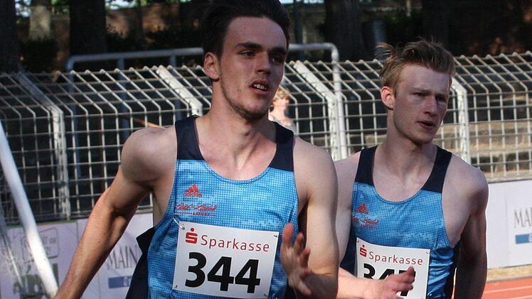 Timo Reinhart (links / Maßbach) und Clemens Schmitt (Niederlauer) zeigten sich im Trikot des LAC Erfurt sprintstark über 100- und 200 Meter.