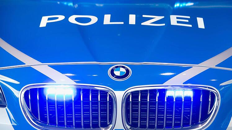 Am Montag ist es auf der A9 bei Leupoldsgr&uuml;n zu einem Unfall gekommen. Der Verursacher fuhr einfach weiter. Symbolbild: Matthias Balk/dpa