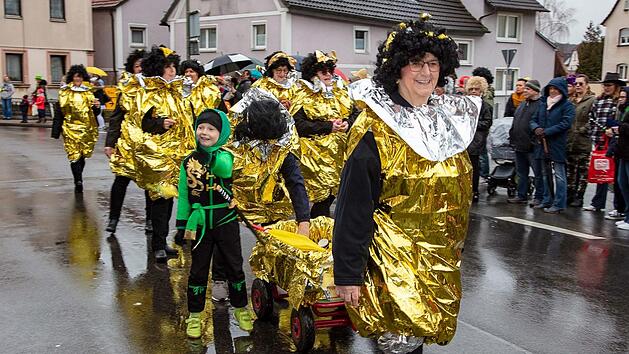 Die "Michelauensteiner Goldst&uuml;cke" kontrastierten zum Regengrau des Himmels. Fotos: Klaus Gagel