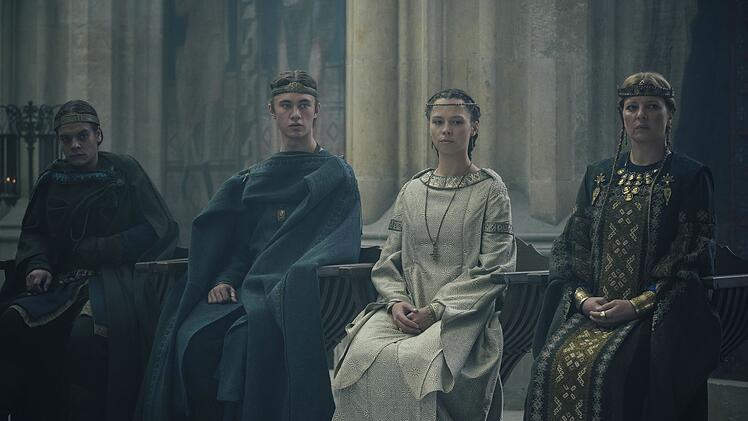 "Die Nibelungen - Kampf der K&ouml;nigreiche" ist bis in die Nebenrollen prominent besetzt (von links): Bela Lenz als Gernot, Alessandro Schuster als Giselher, Lilja van der Zwaag als Kriemhild und J&ouml;rdis Triebel als K&ouml;nigin Ute.