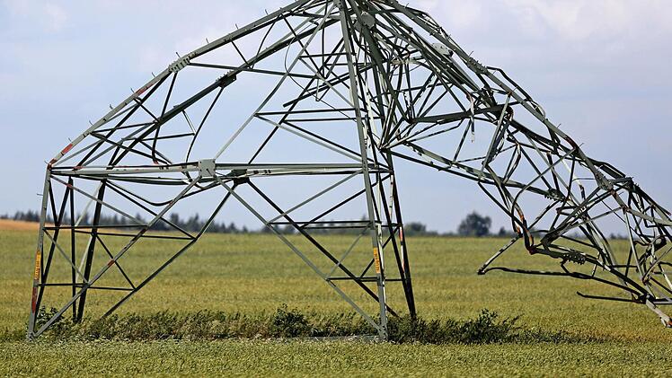 Wie geht es weiter mit Südlink: Über oder unter die Erde? Symbolfoto: dpa