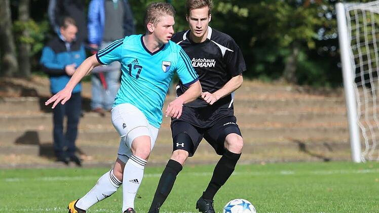 Sven Wieczorek und die SpVgg Jahn Forchheim gastieren am Samstag um 16 Uhr beim TSV Karlburg.  Foto: Baumann/Archiv
