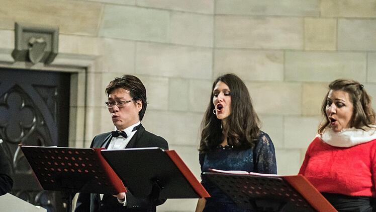 Vor zahlreichen Zuhörer in St. Augustin gestaltete das Coburg "Cosmopolitan Quintett" ein vielsprachiges Konzert zum Advent.Foto: Jochen Berger
