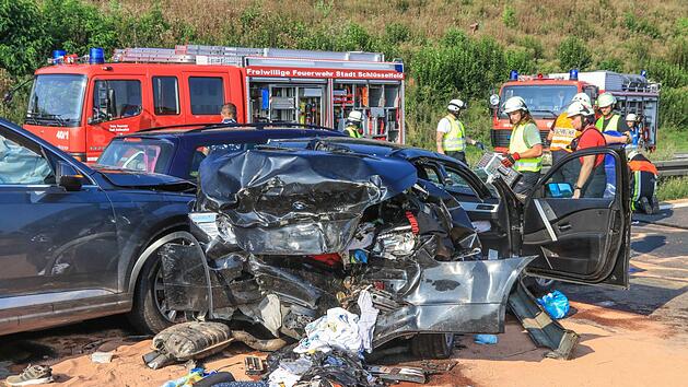 T&ouml;dlicher Unfall auf A3: Ein S&auml;ugling verlor am Sonntagmittag sein Leben. Foto: Merzbach/News5