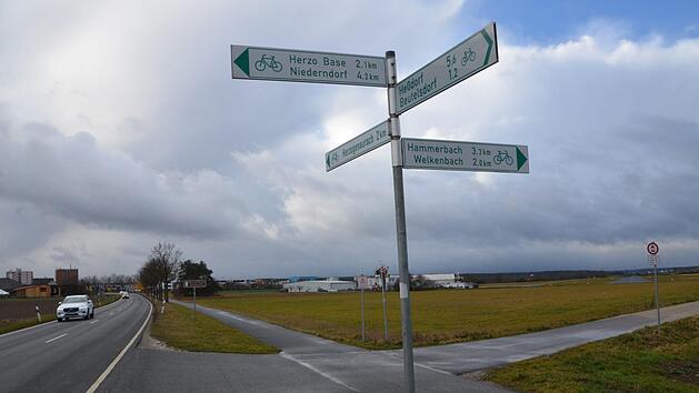 Der Zusammensto&szlig; zwischen zwei Radfahrern in der N&auml;he des Herzogenauracher Flugplatzes endete im Mai 2019 f&uuml;r einen 28-J&auml;hrigen t&ouml;dlich. Foto: Bernhard Panzer