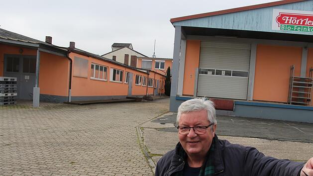 Hans-Peter H&ouml;rrlein sucht aktuell Mieter. Denn  mit der  Bebauung des Firmengel&auml;ndes neben dem Seeside (siehe Luftbild von 2017) wird es noch etwas dauern. C. Bauriedel /Luftbild:K. Strienz