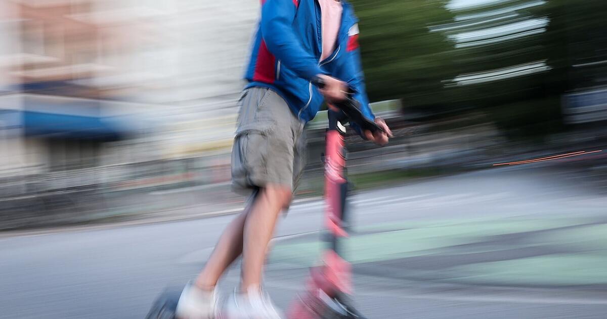 Bayreuth: E-Scooter-Fahrer bespuckt Passantin im Vorbeifahren