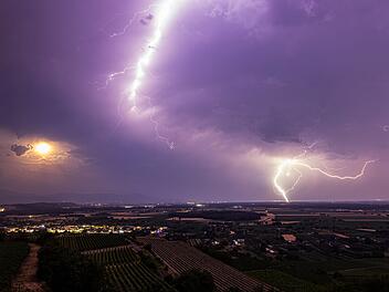 Gewitter &uuml;ber der Rheinebene