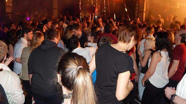 Volle Tanzfl&auml;che