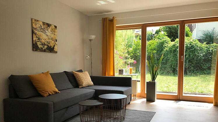 Das Wohnzimmer der Ferienwohnung Fuchsbau in Goldbach. Foto: Thomas Fuchs
