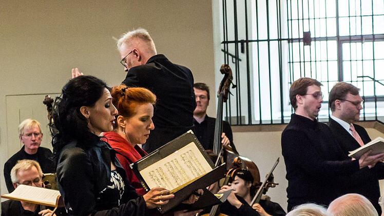 Großen Eindruck bei den zahlreichen Zuhörern in der Morizkirche hinterließ die Aufführung von Antonin Dvoráks "Stabat Mater" durch den Coburger Bachchor.Foto: Jochen Berger