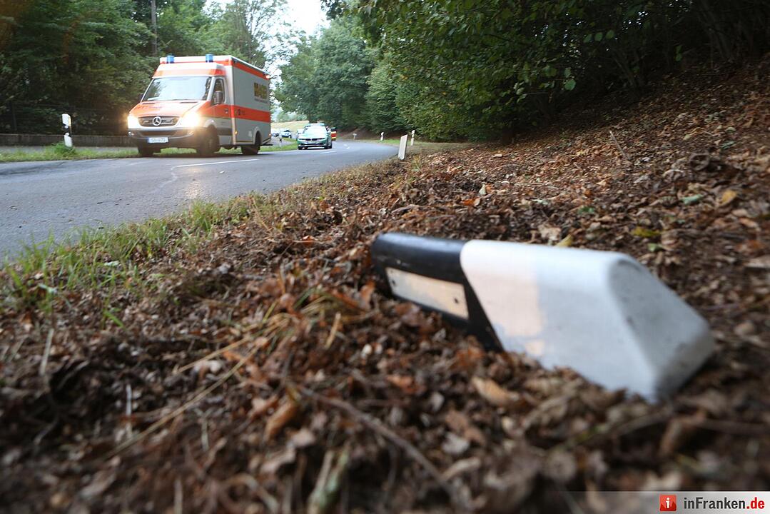 Schrecklicher Unfall am Sonntagmorgen im Kreis Lichtenfels: Zwei junge Maenner verbrennen in Unfallwrack bei Burgkunstadt