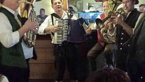 Fränkische Klänge gab's mit den Heckenmusikanten am Sonntag.
