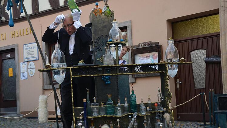 Vor der Brauerei Heller war ein Wassercafé aufgebaut.