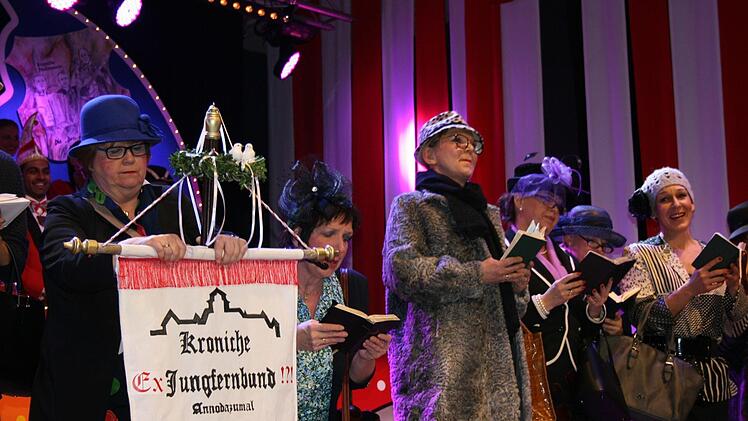 Der Kroniche Jungfernbund betete mit Inbrunst und wurde erhört. Foto: Maria Löffler