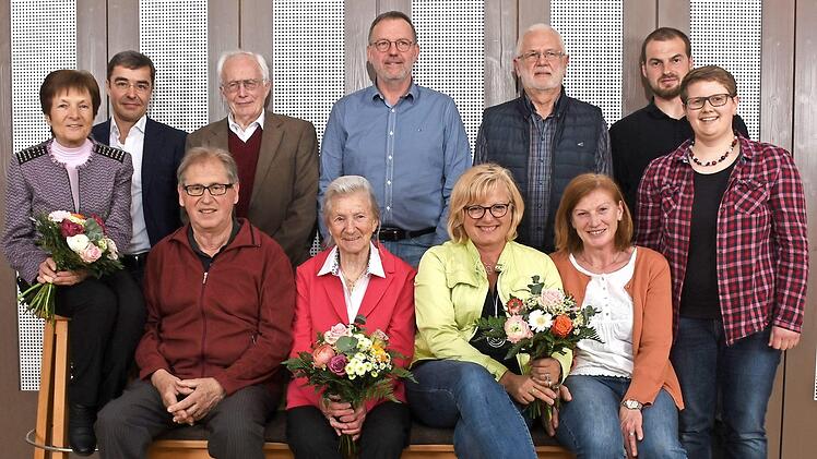 Der Sportclub Ebrach ehrte langj&auml;hrige Mitglieder f&uuml;r Vereinstreue und f&uuml;hrte Vorstandswahlen durch. Foto: privat