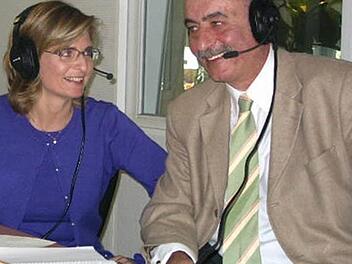 Thomas Lange war auch ein gefragter Gesprächspartner. Unser Bild zeigt ihn mit Petra Diroll in der Radio-Livesendung "Sonntags um elf" des Bayerischen Rundfunks.