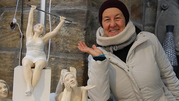 Dagmar Langer. Sie kommt aus Karlsruhe und zeigt einmalige Figuren. Foto: Katharina Müller-Sanke