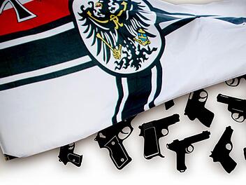 Klage vor dem Verwaltungsgericht: Ein mutmaßlicher "Reichsbürger" aus dem Landkreis Kulmbach will seine Waffen wiederhaben. Grafik: Micho Haller