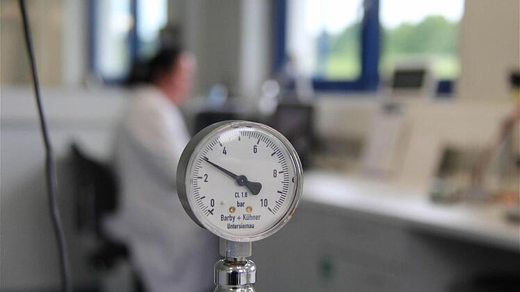 Der Gasdruck in einer Getränkeflasche übersteigt manchmal locker den Innendruck eines Auroreifens.