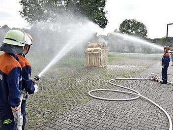 Die jungen Feuerwehrleute zeigten, was sie können.  Foto: Gerold Snater