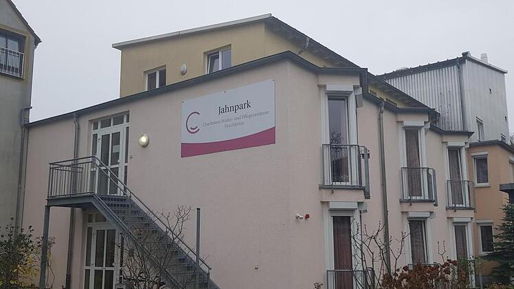 Der Wohnbereich des Pflegeheims in der Henri-Dunant-Straße 6 ist seit dem Corona-Ausbruch isoliert.  Foto: Stephan Großmann