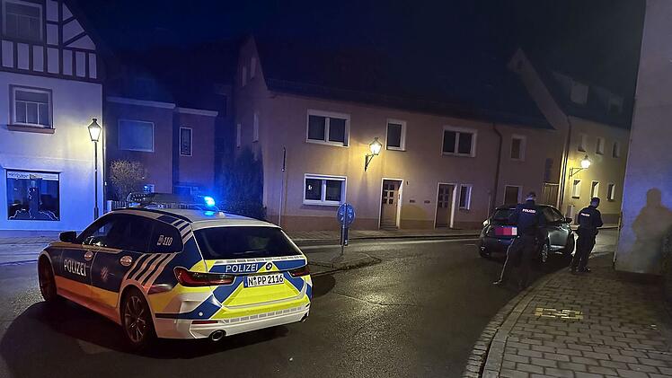 Kreis Ansbach: Fußgängerin bei Unfall schwer am Kopf verletzt