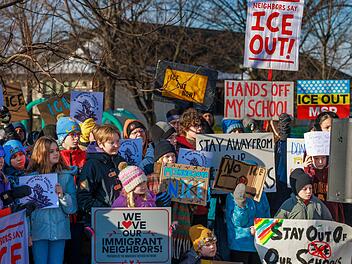 Nach t&ouml;dlichen Sch&uuml;ssen eines ICE-Beamten in Minneapolis