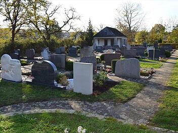 Als eines der kommenden Projekte steht die Neugestaltung des Friedhofs in Fatschenbrunn auf der Agenda der Gemeinde.Christian Licha