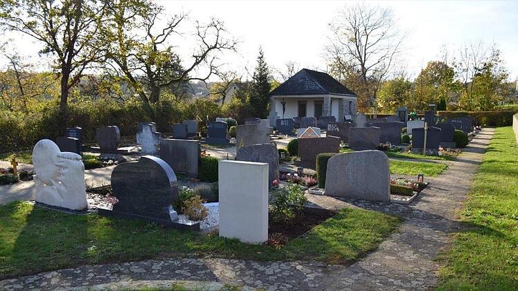 Als eines der kommenden Projekte steht die Neugestaltung des Friedhofs in Fatschenbrunn auf der Agenda der Gemeinde.Christian Licha