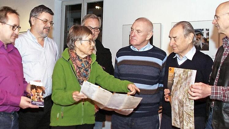 Keltenwegs-Koordination (von links): Markus Alin (Kur- und Tourismus-Service), Karl-Heinz M&uuml;ller, Hildegard W&auml;chter, Karl-Heinz H&ouml;&szlig;el, Reinhold M&uuml;ller, Bernhard H&uuml;bner und Bernhard Christoph Foto: Mario Deller