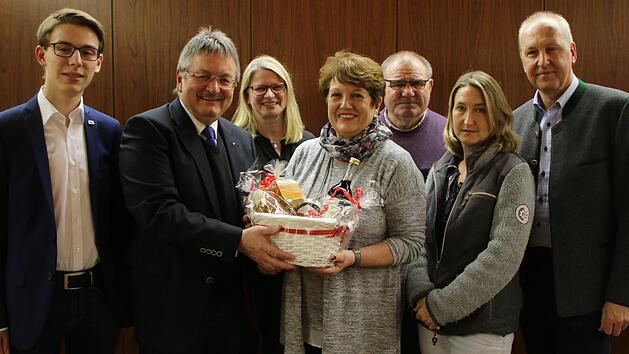 Unter der Leitung von Kreisgeschäftsführer Detlef Heim (rechts) fanden die Wahlen der Vorstandschaft bei der Bad Brückenauer CSU statt. Dem Gremium gehören (von links) Janik Veit, Dieter Seban, Andrea Schubert, Brigitte Meyerdierks, Karl Veit und Heike Kötzner an. Foto: CSU/Veit