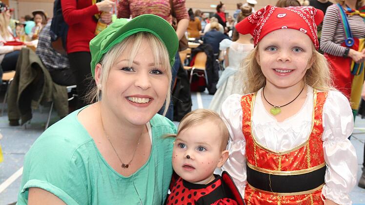 Impressionen vom Adelsdorfer Kinderfasching    Foto: Johanna Blum